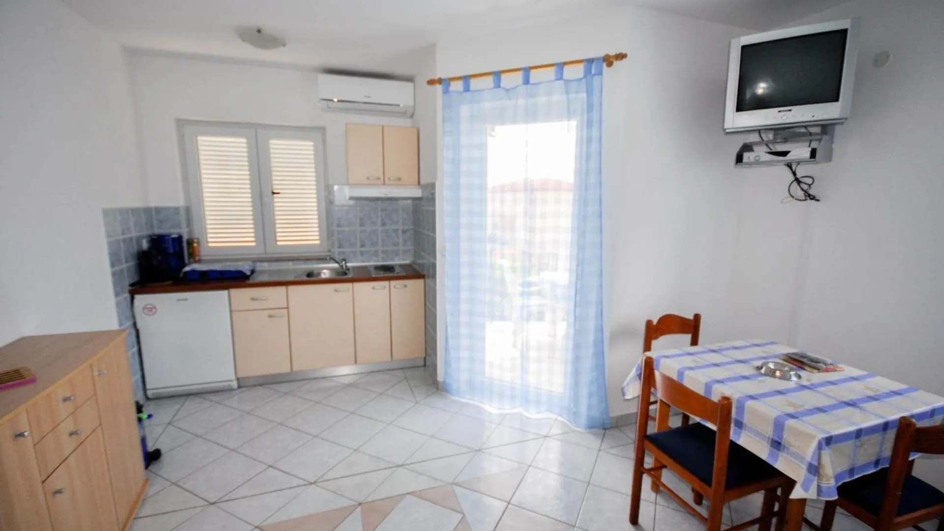 Apartment Ferienwohnung Fuer 2 Personen 35 M2 In Novigrad, Istrien Karpinjan