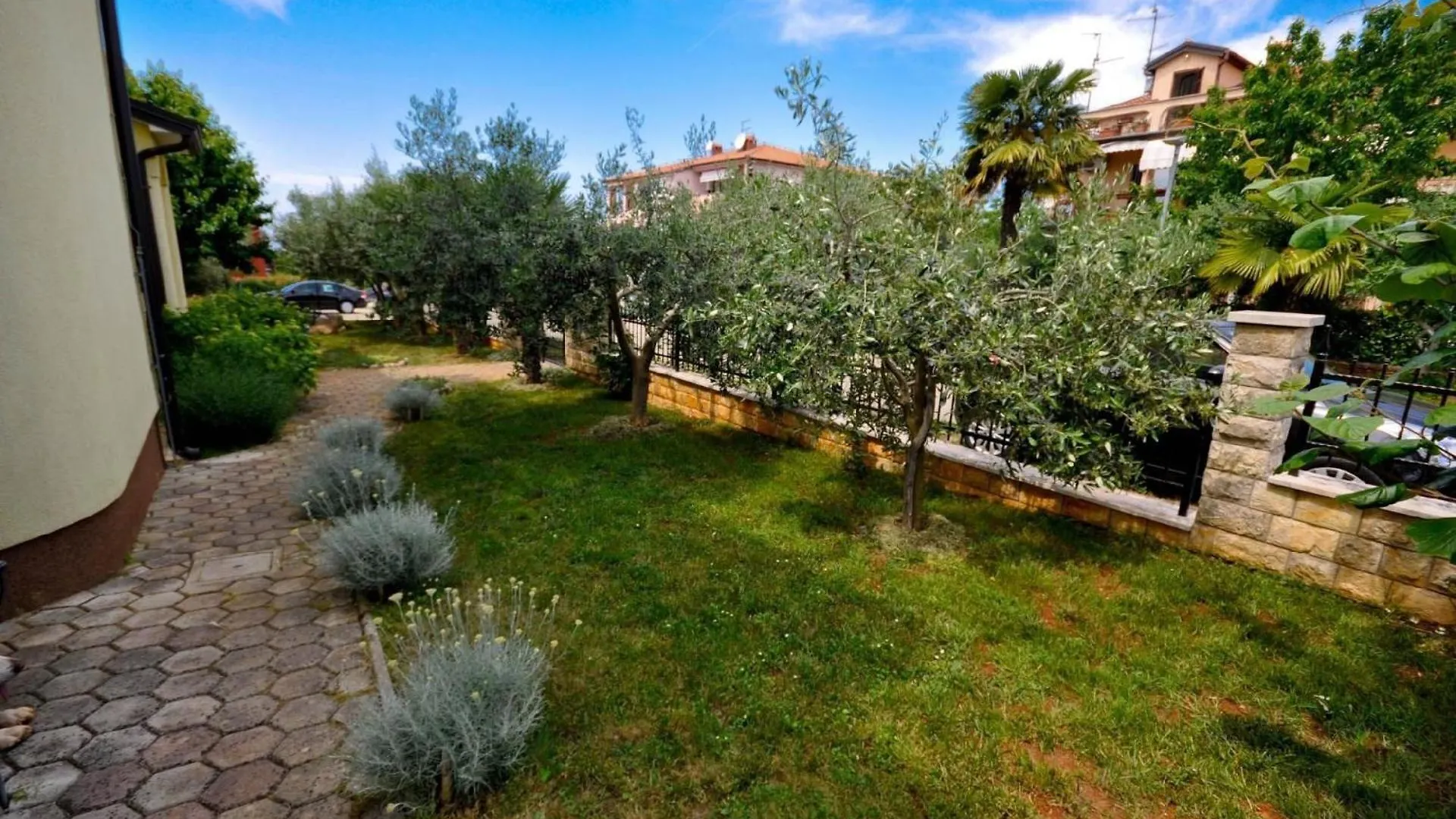 Apartment Ferienwohnung Fuer 2 Personen 35 M2 In Novigrad, Istrien Karpinjan