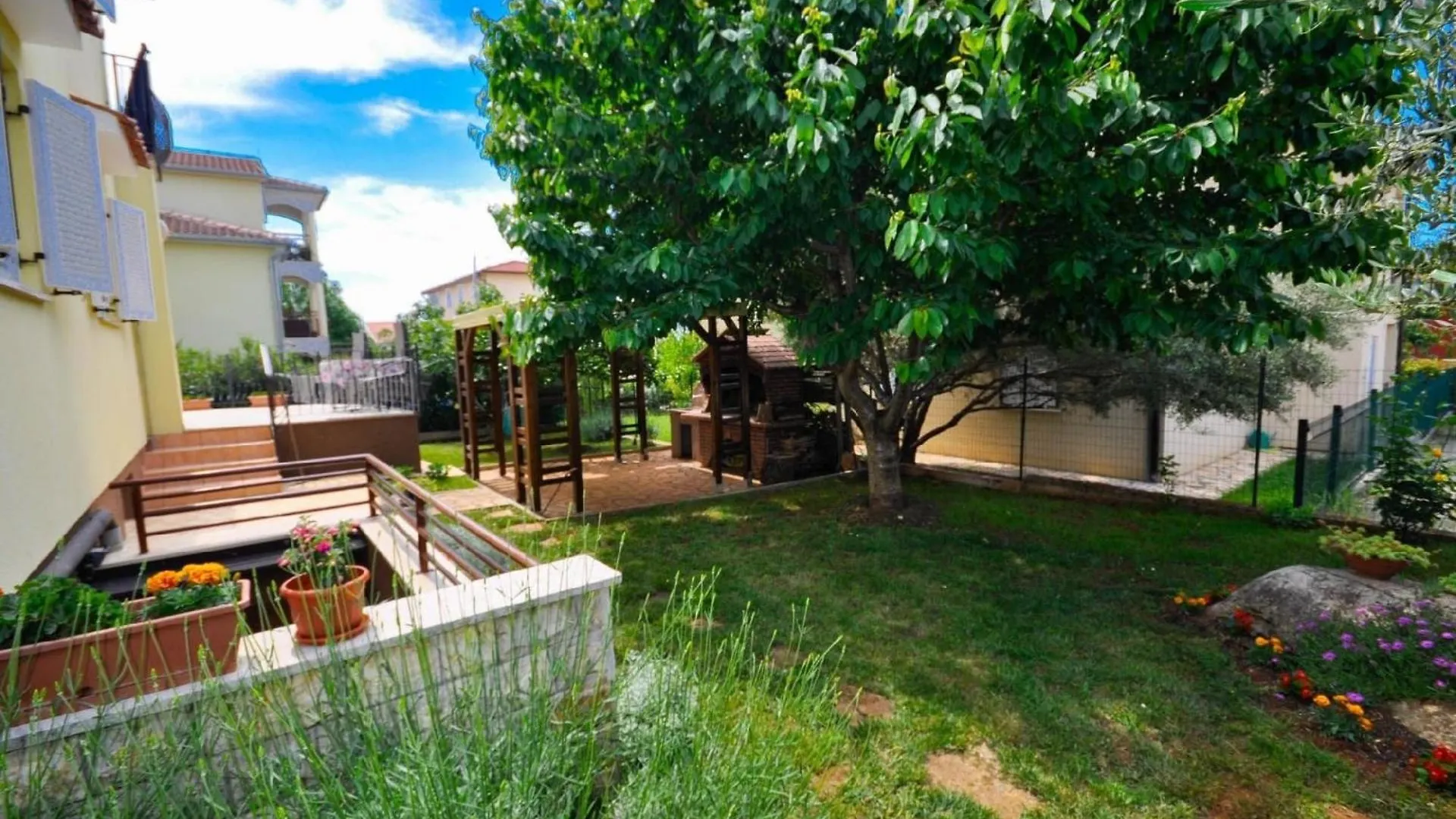 Apartment Ferienwohnung Fuer 2 Personen 35 M2 In Novigrad, Istrien Karpinjan